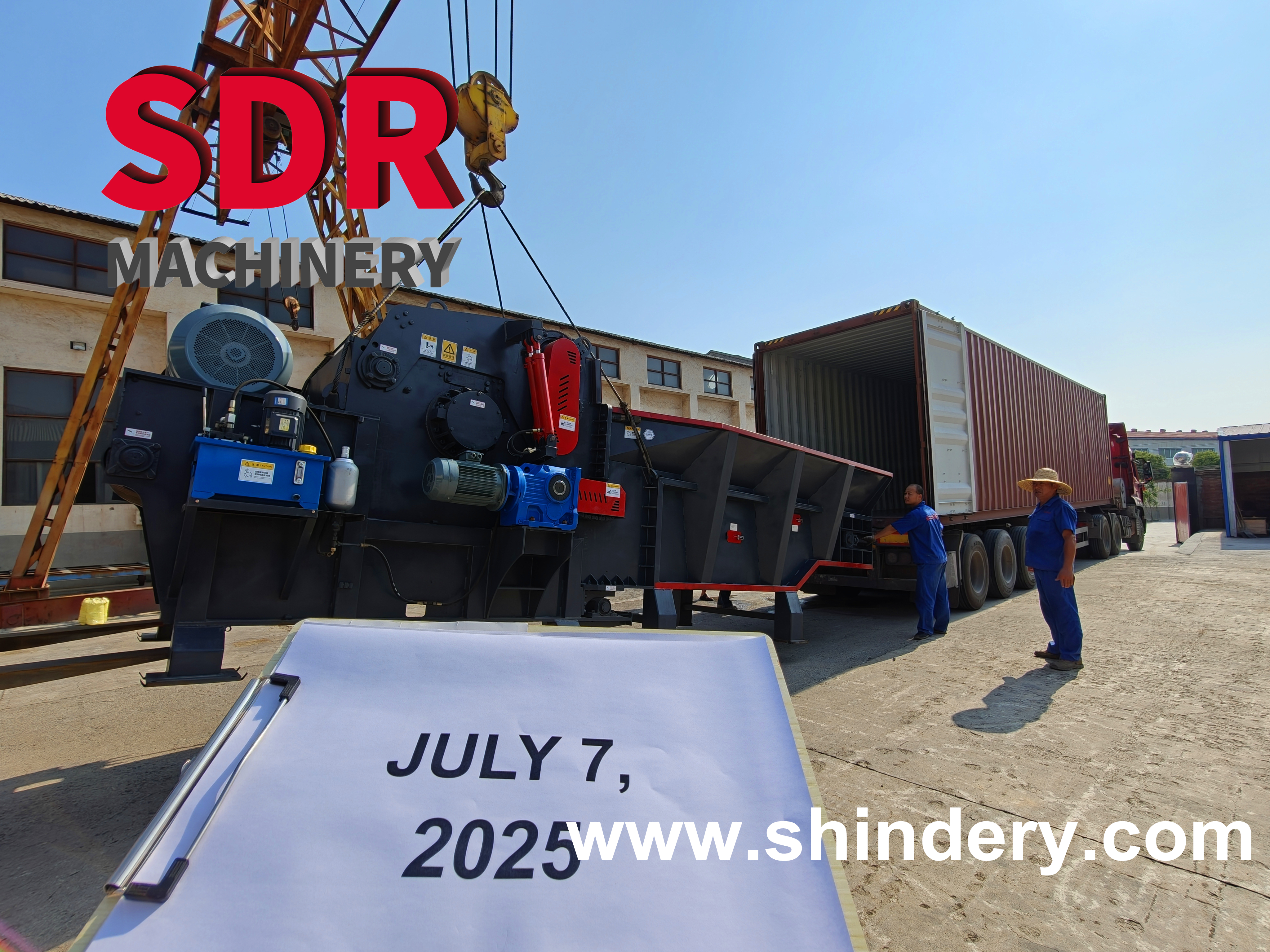 1330-650 model comprehensive wood crusher was shipped to India.